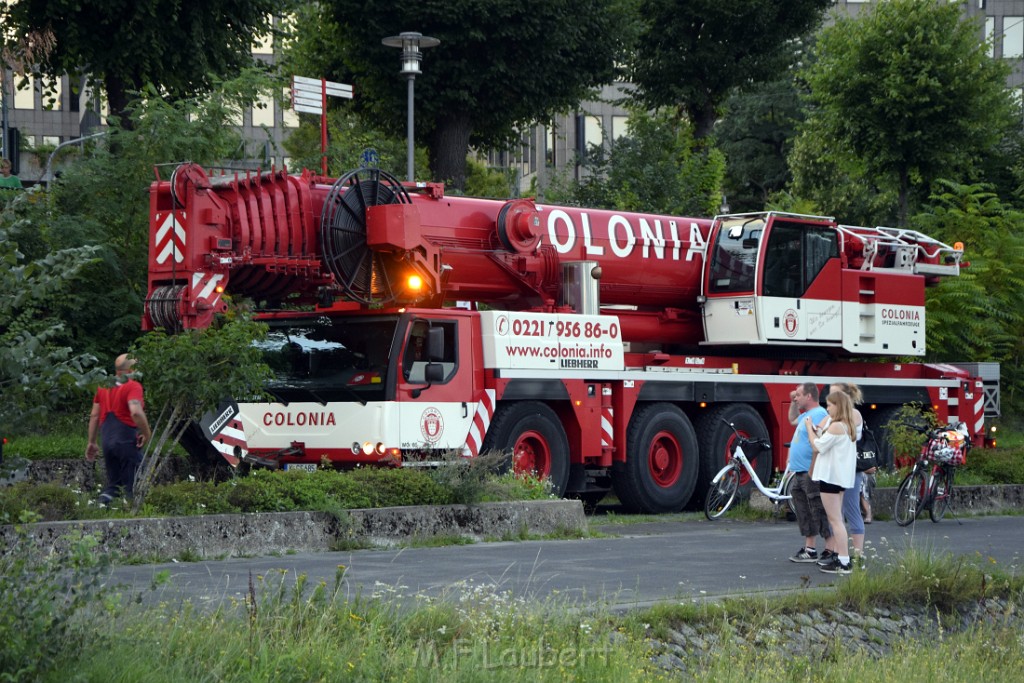 Koelner Seilbahn Gondel blieb haengen Koeln Linksrheinisch P784.JPG - Miklos Laubert